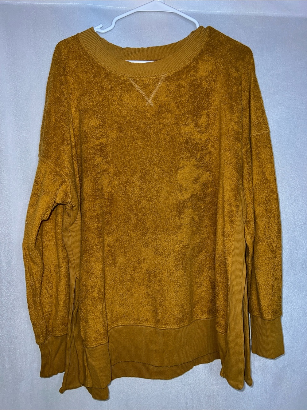 Aerie women’s Large Cozy Crewneck Sweater in Mustard Yellow